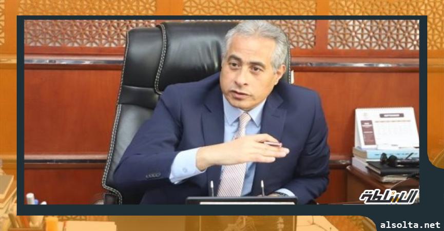  وزير القوى العاملة حسن شحاتة