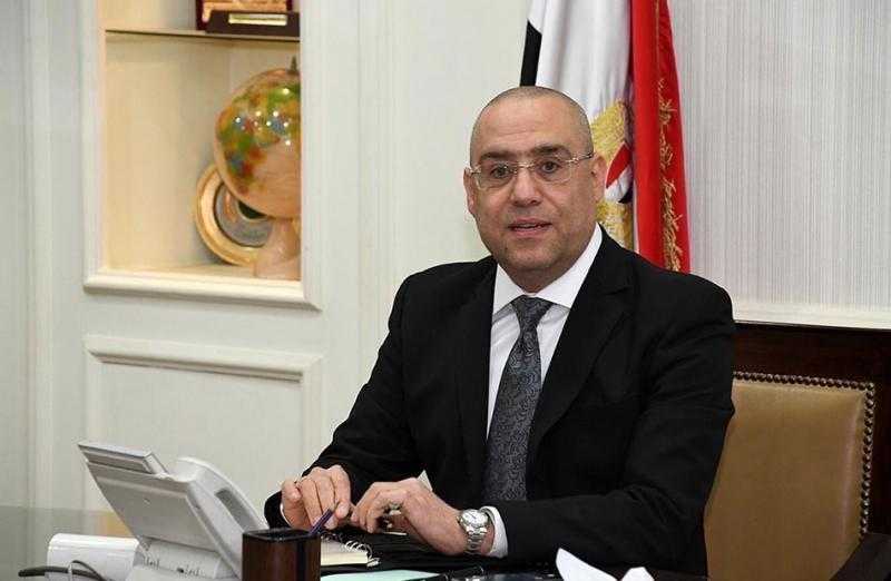 وزير الإسكان يستعرض المشروعات التي نفذها جهاز مدينة الشروق