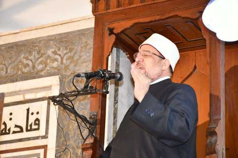 وزير الأوقاف خلال خطبة الجمعة من مسجد الشرطة: المعركة المقبلة معركة وعي وفهم