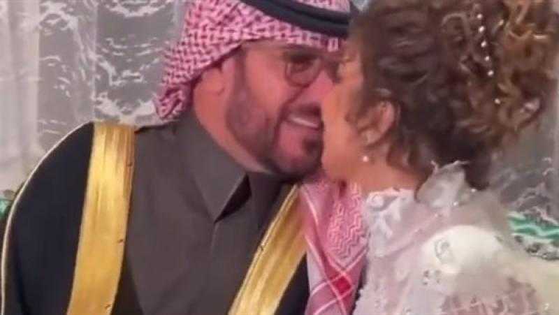 أصالة تقبل زوجها في برنامج سعودي أيدول.. فيديو