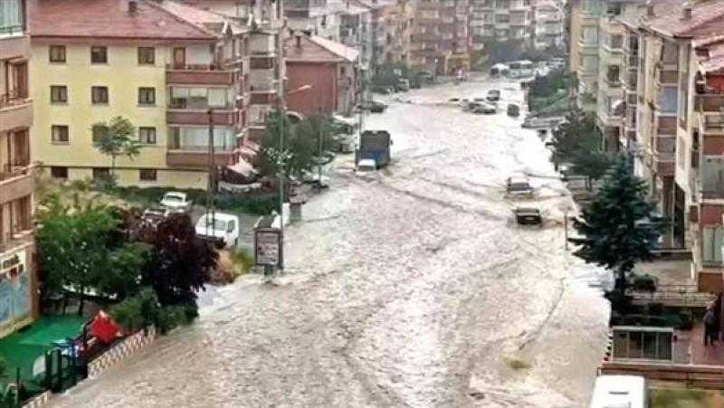 ارتفاع جديد في عدد قتلى سيول الولايات التركية المتضررة من الزلزال (فيديو)