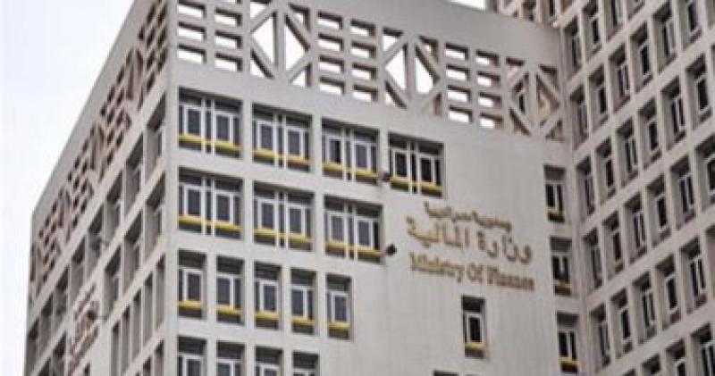 تعرف على مواعيد صرف رواتب شهر أبريل بالزيادة الجديدة