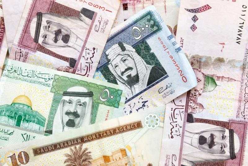 أسعار العملات العربية اليوم مقابل الجنيه.. «الدينار الكويتي» يرتفع 9 قروش