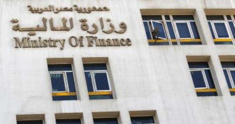 تعرف على مواعيد صرف رواتب شهر أبريل بالزيادة الجديدة