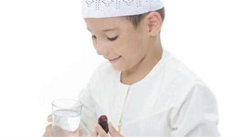 استراتيجية تعويد طفلك على صوم شهر رمضان