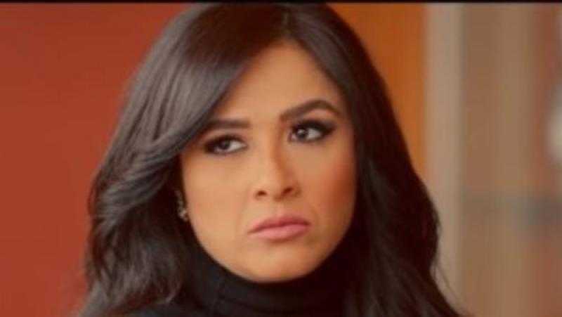 ياسمين عبدالعزيز تروج لمسلسلها الرمضاني «ضرب نار»