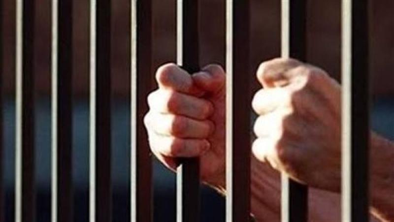 حبس شخص لحيازته حشيش وخرطوش بالمطرية