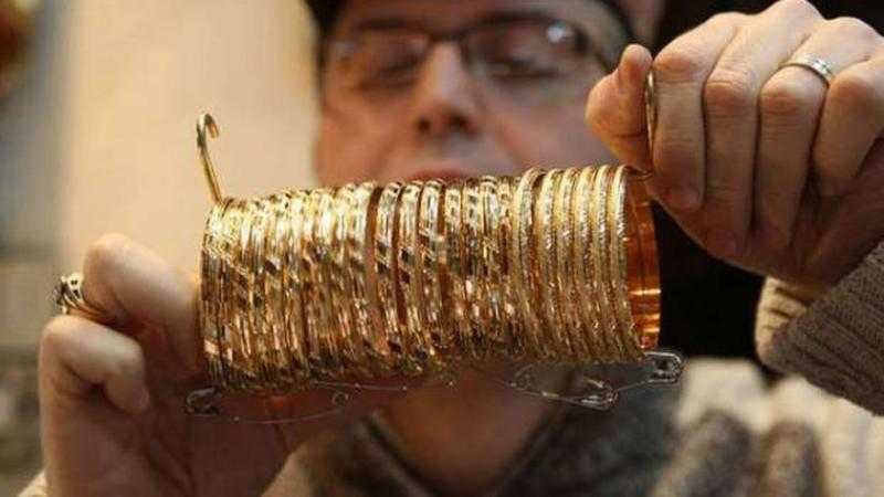 تعرف على سعر الذهب اليوم.. و21 يُسجل 2025 جنيهًا في الأسواق