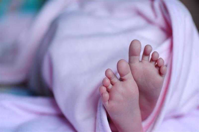 إصابة رضيع تناول مبيد حشري بالخطأ في الشرقية