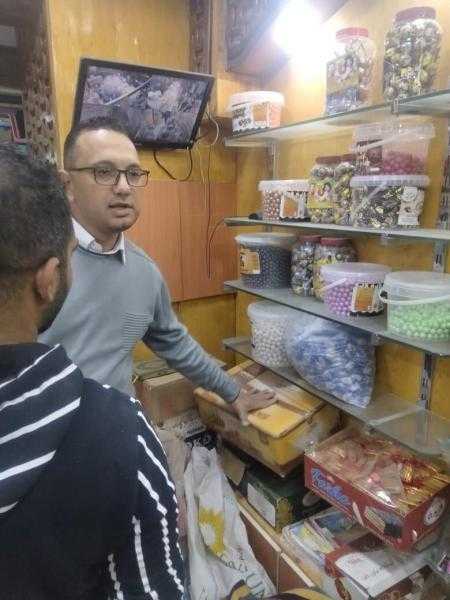 تحرير 4 مخالفات تموينية والتحفظ على سكر ودقيق بدون فواتير بنى مزار بالمنيا