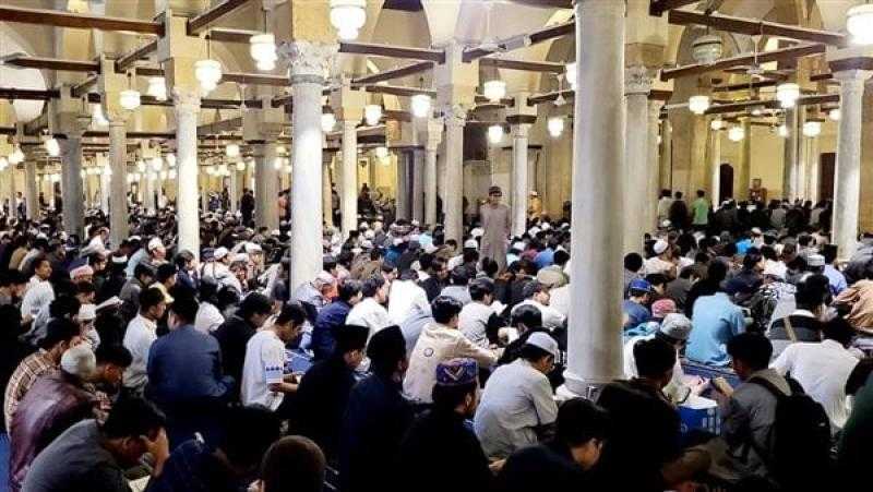 ما حكم قراءة القرآن من المصحف في صلاة التراويح؟.. دار الإفتاء توضح