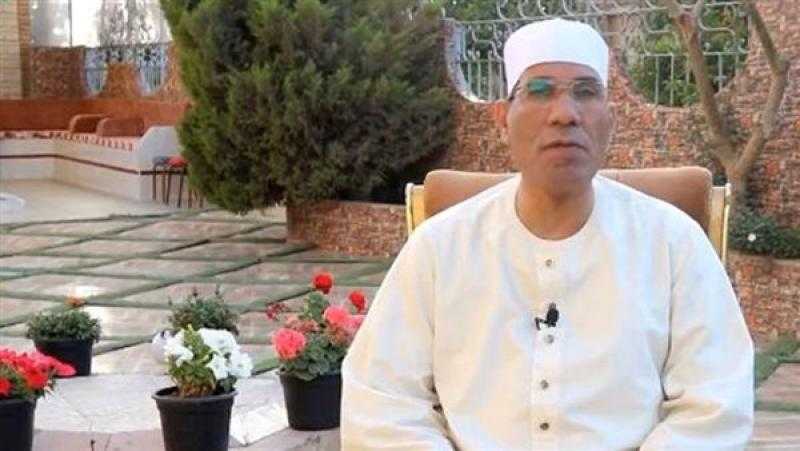 لا تقسو على صوتك وتجنب هذه الأطعمة.. نصائح «الطاروطي» لقرّاء القرآن الكريم