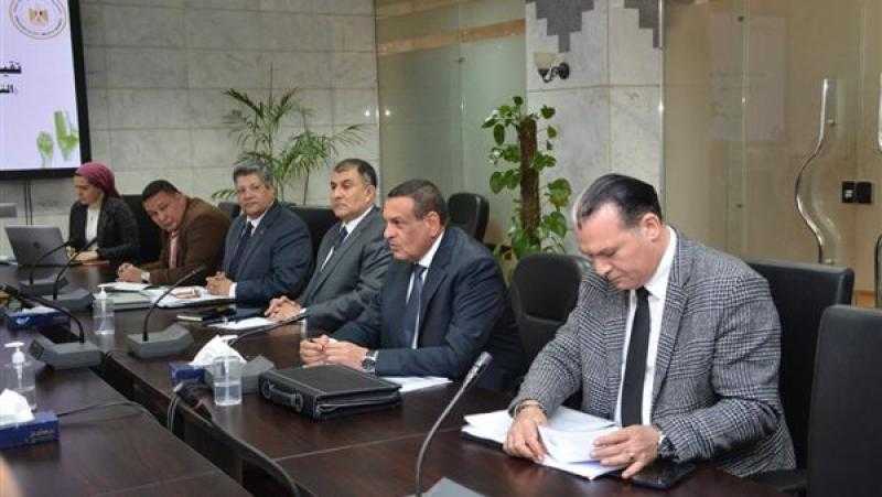وزير التنمية المحلية: رفع كفاءة قدرات العاملين بالإدارة المحلية في جميع المحافظات