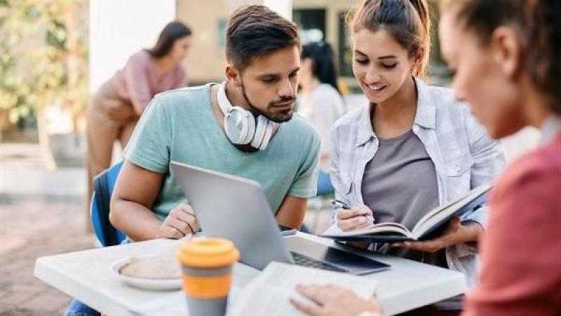 تزامنا مع امتحانات الميدتيرم.. عقوبة الغش لطلاب الجامعات