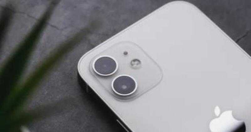 إيه الفرق؟.. أبرز الاختلافات بين هاتفى Google Pixel 7 Pro و iPhone XR