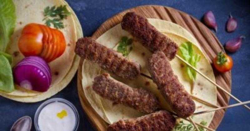 فطار اليوم العاشر.. طريقة عمل كفتة مشوية وممبار بخطوات سهلة