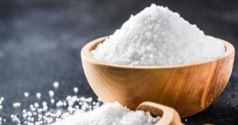 الإفراط في تناول الملح يسبب 4 مشكلات صحية.. منها زيادة الوزن والانتفاخ