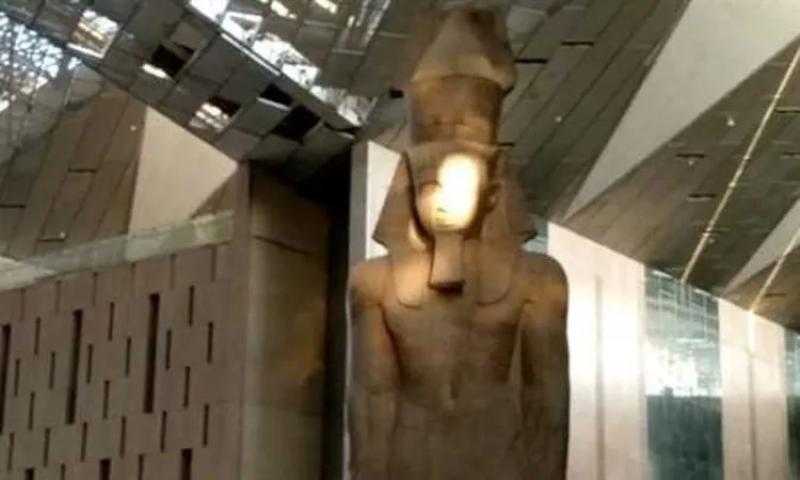 حقيقة سقوط أمطار على تمثال الملك رمسيس داخل المتحف المصري الكبير