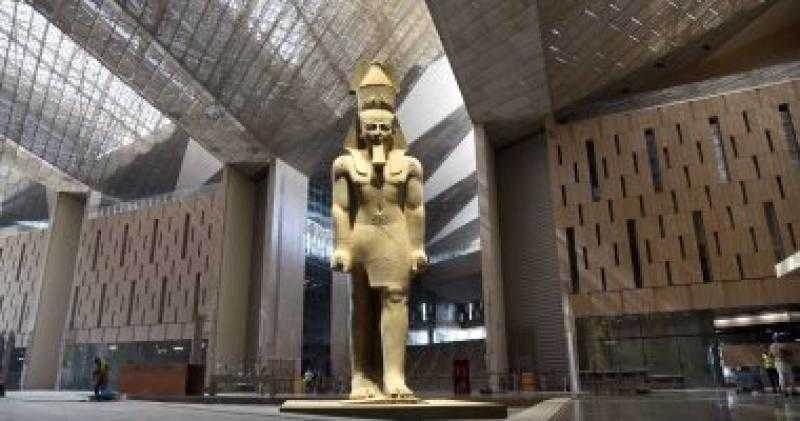 السياحة توضح حقيقة سقوط الأمطار على تمثال رمسيس الثانى بالمتحف المصرى الكبير