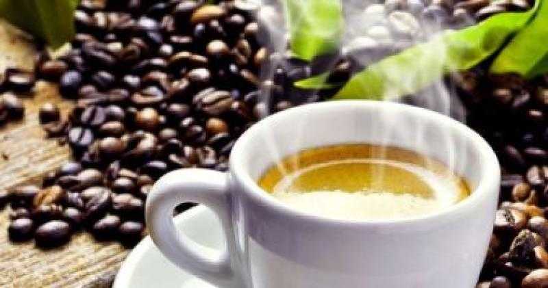 هل شرب القهوة يساعد في حرق دهون الجسم؟