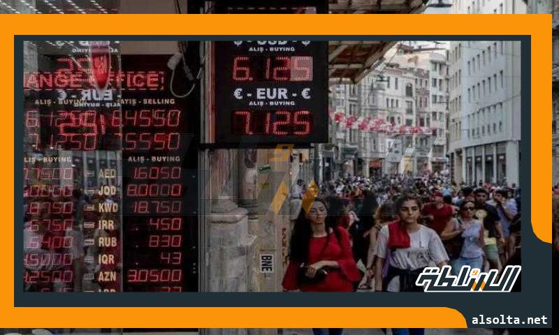 الليرة التركية تتراجع إلى 19.70 مقابل الدولار عقب الانتخابات
