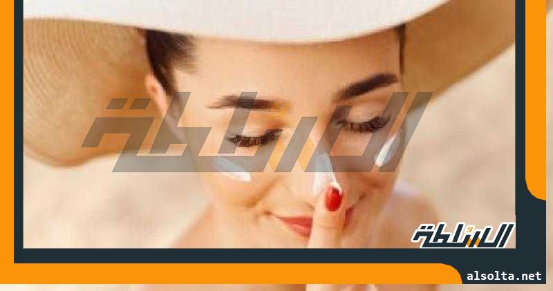 أشعة الشمس وقت الذروة تؤثر سلبيا على البشرة.. اعرف مقدار التعرض الجيد