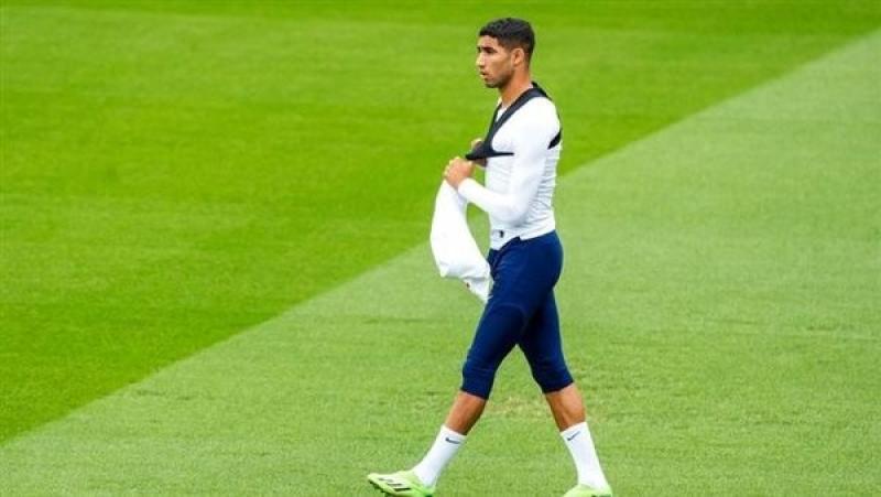 تقرير: حكيمي ليس سعيدا في باريس سان جيرمان ويريد الرحيل
