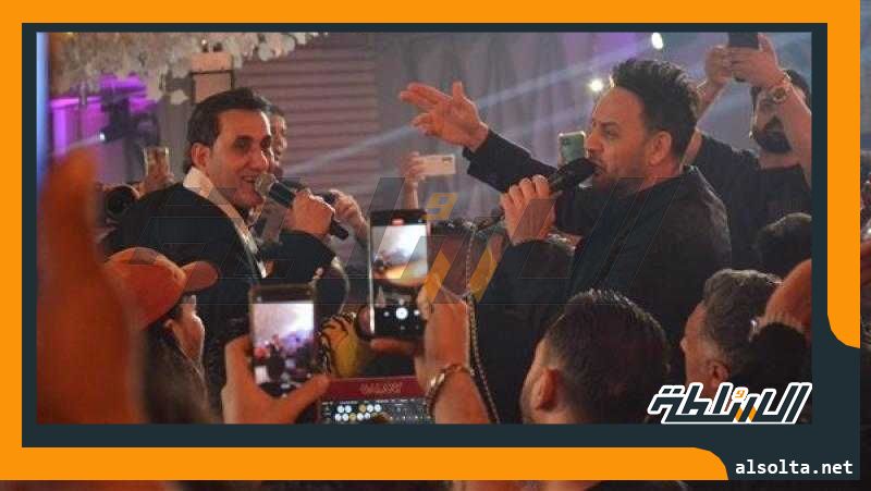 مصطفى قمر يداعب عبدالسلام في حفل زفاف نجل شيبة | فيديو
