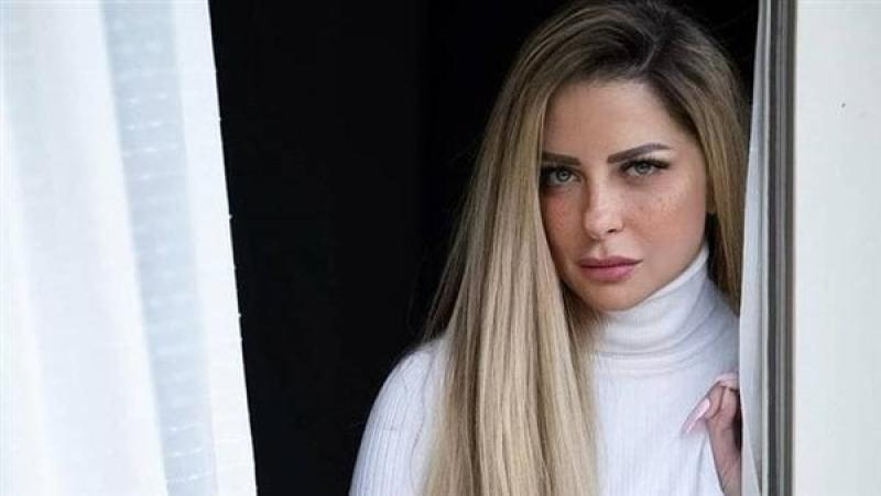ريم مصطفى بإطلالة صيفية