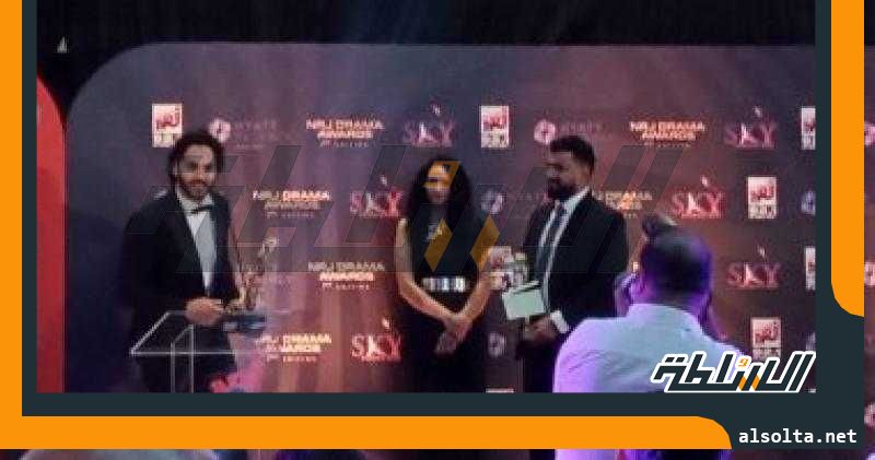 محمد سامي يفوز بجائزة أفضل مخرج عن جعفر العمدة من كأس إنرجى للدراما