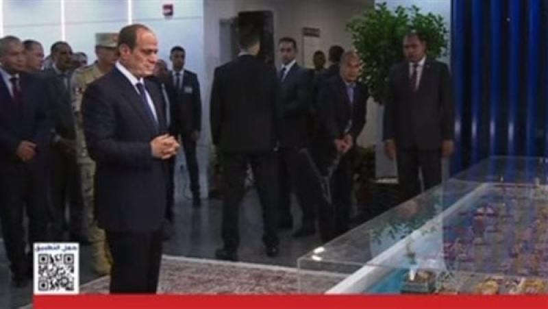 الرئيس السيسى يستمع لشرح حول تفاصيل تشغيل محطة تحيا مصر