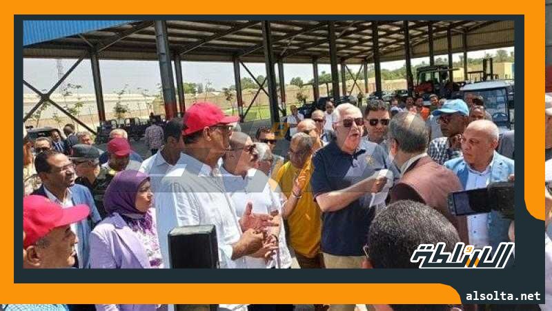 وزير الزراعة يتفقد أول محطة لإنتاج شتلات القصب في أسوان (صور)
