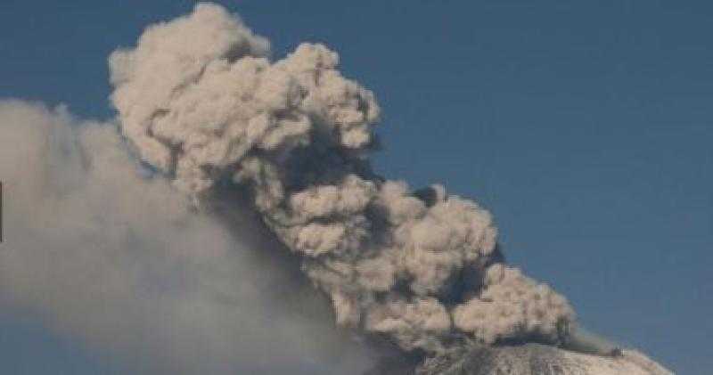 بركان ”بوبو” بالمكسيك يسجل انفجارا قويا ومخاوف من اقتراب ثورانه.. فيديو