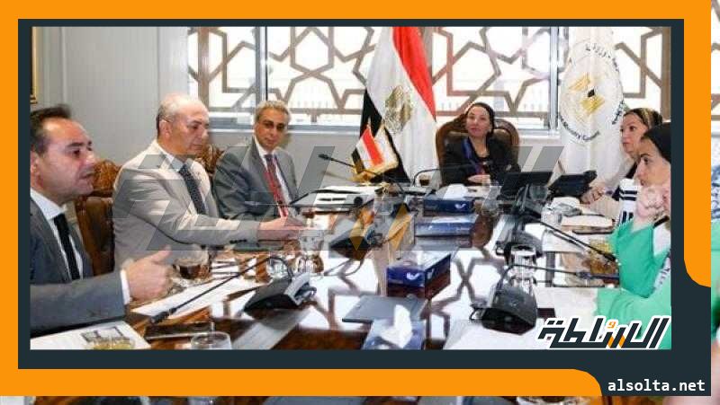 وزيرة البيئة تستعرض الإستعدادات اللوجيستية للجناح الرسمي المصري في مؤتمر المناخ COP28