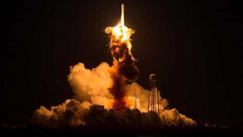 انفجار صاروخ وكالة الفضاء اليابانية خلال اختبار للمحرك