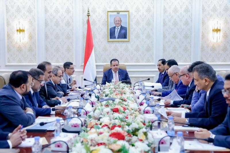 مجلس الوزراء اليمني يثمن جهود مصر وقطر للتوصل الى هدنة انسانية في غزة