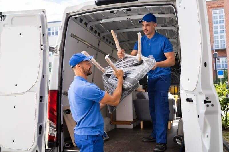 خدمات نقل وتخزين الأثاث في الرياض - التميز والاعتمادية في خدمتنا للعملاء