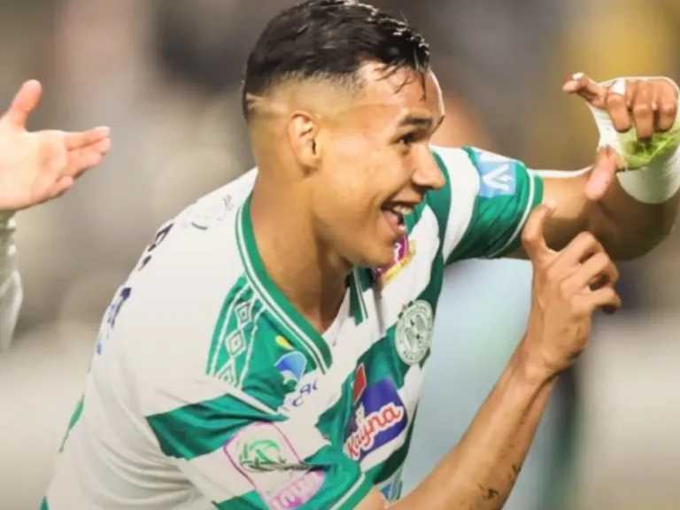 تحليل شامل لأداء نادي الرجاء الرياضي في الدوري المغربي الممتاز هذا الموسم