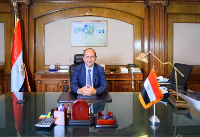 عمرو نصار وزيرة التجارة والصناعة